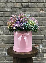 Цветочная композиция из Гипсофила и Розы в шляпной коробке в Рыбном