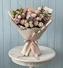 Букет цветов из:  Розы и Лизиантусы в Рыбном