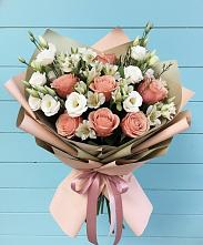 Букет цветов из:  Розы, Альстромерии и Лизиантусы в Рыбном