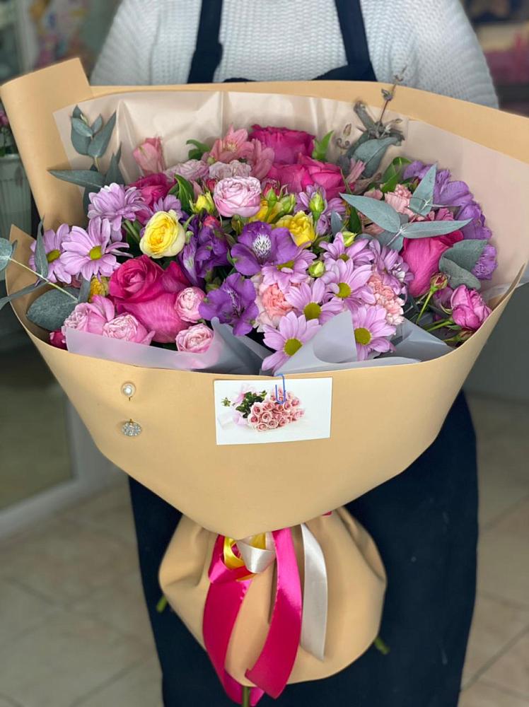 Букет цветов из: Хризантемы, Гвоздики и Альстромерии в Рыбном