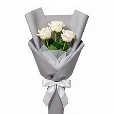 Букет 3 белые розы в Рыбном