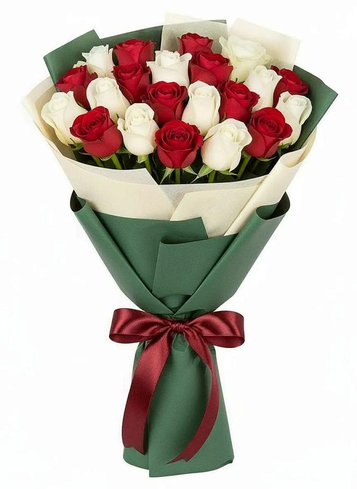 Букет Микс из красных и белых роз в Рыбном