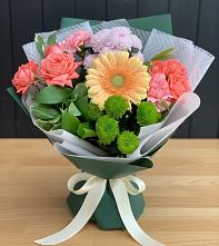 Букет цветов из:  Гвоздики, Розы, Герберы и Хризантемы в Рыбном
