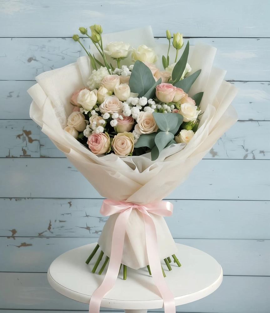 Букет цветов из: Розы и Лизиантусы в Рыбном