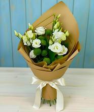 Букет цветов из:  Хризантемы и Лизиантусы в Рыбном