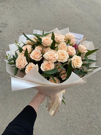 Букет Кремовые розы Латте в Рыбном