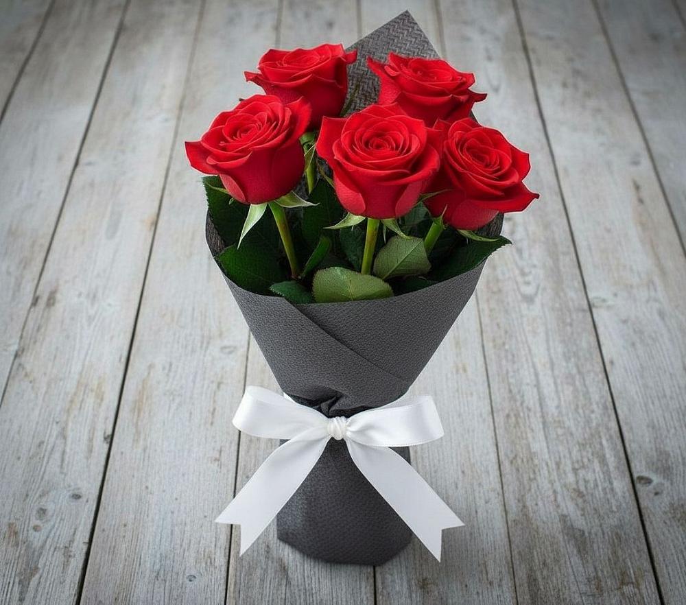 Букет 5 Красных роз Эдлесс Лав в Рыбном