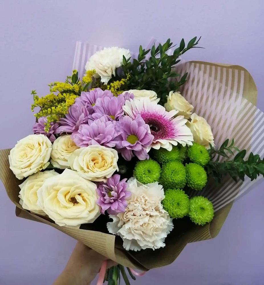 Букет цветов из: Хризантемы, Розы, Гвоздики и Герберы в Рыбном