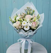 Букет цветов из:  Розы и Лизиантусы в Рыбном