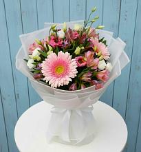 Букет цветов из:  Герберы, Альстромерии и Лизиантусы в Рыбном