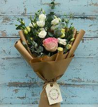 Букет цветов из:  Розы и Лизиантусы в Рыбном