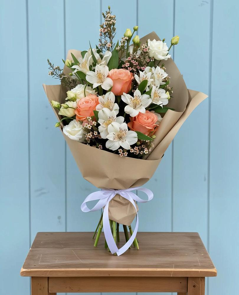 Букет цветов из: Альстромерии, Лизиантусы, Розы и Хризантемы в Рыбном